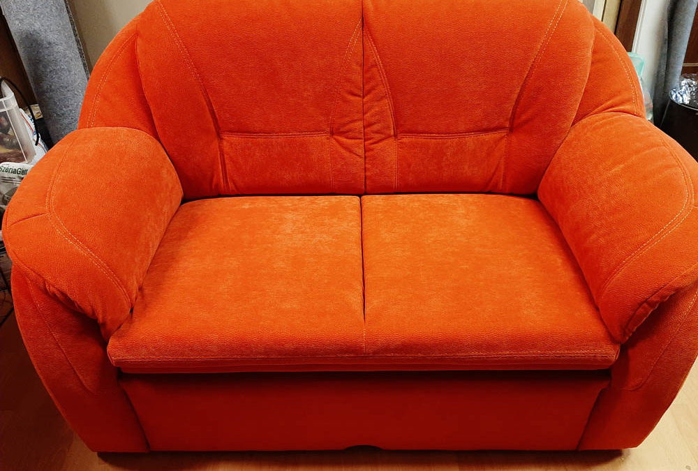 Narancs kanapé