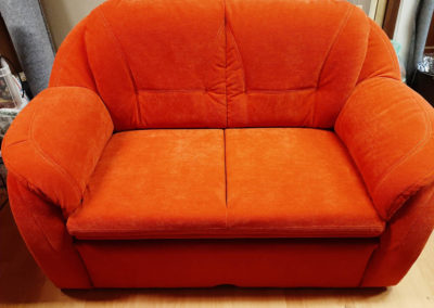 Narancs kanapé